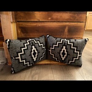 Super cute Pendleton accent pillows